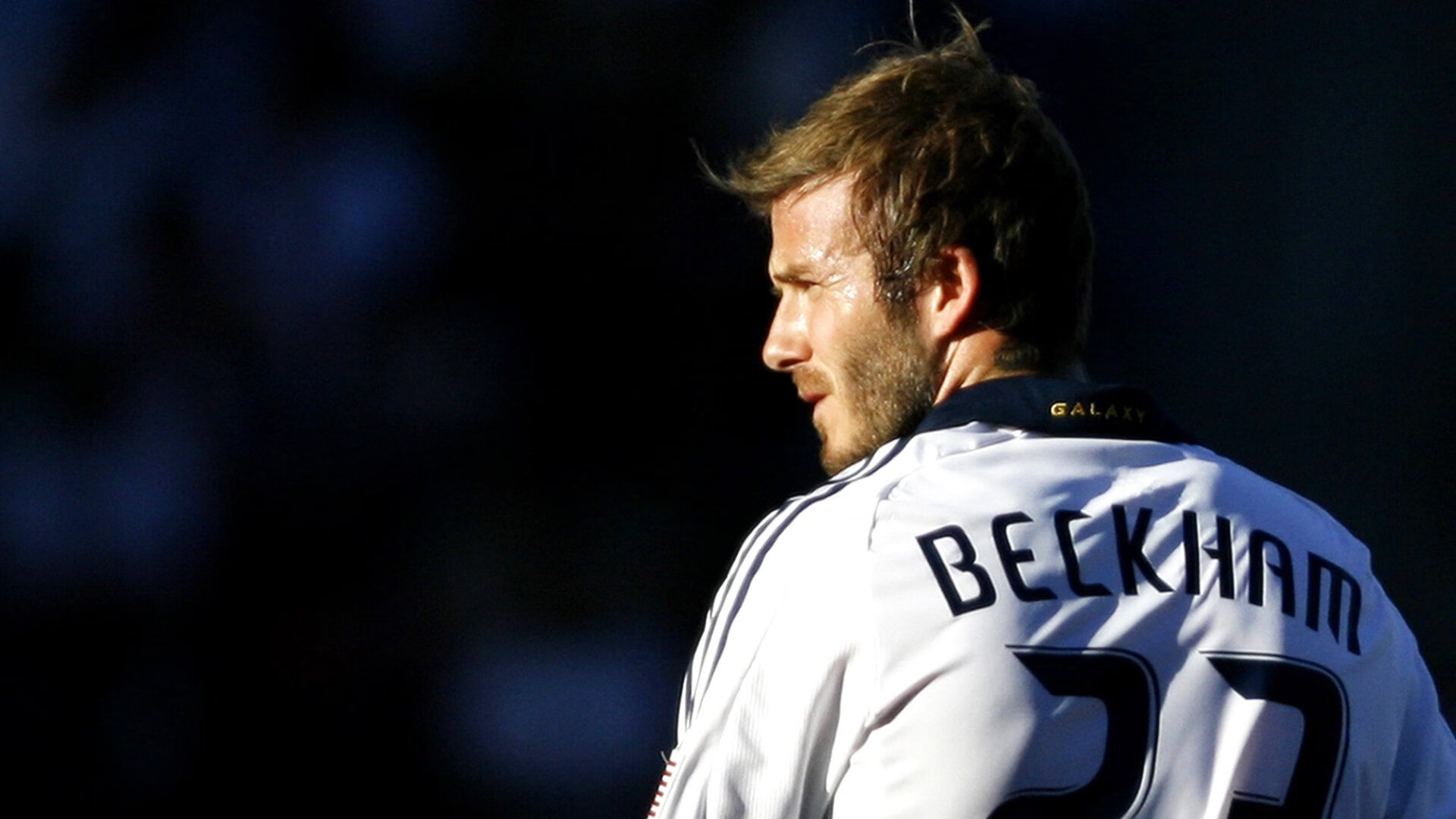 德布劳内在公牛比赛中回归赛场，出色防守引发热议！